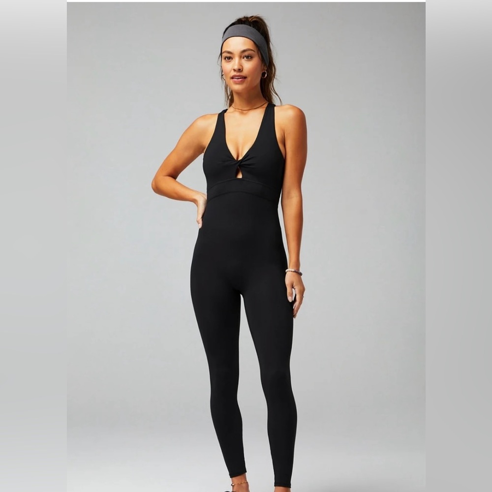 Fabletics Oasis Twistfront 7/8 Jumpsuit
